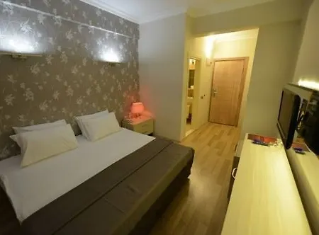 Otel Winecity 3*